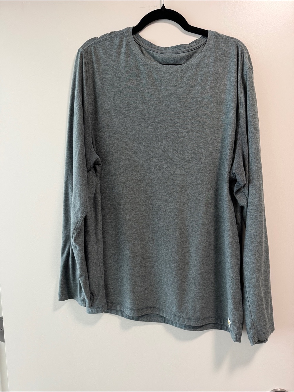 Men's Vuori Long Sleeve Crewneck Shirt - greenish/grey